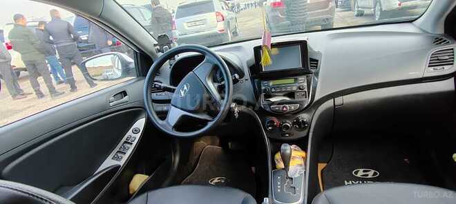 Hyundai Accent 2015, 168,000 km - 1.6 л - Bakı