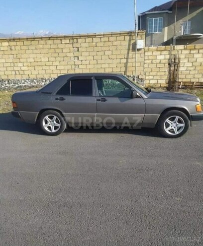 Mercedes 190 1991, 374,369 km - 2.0 l - Ucar