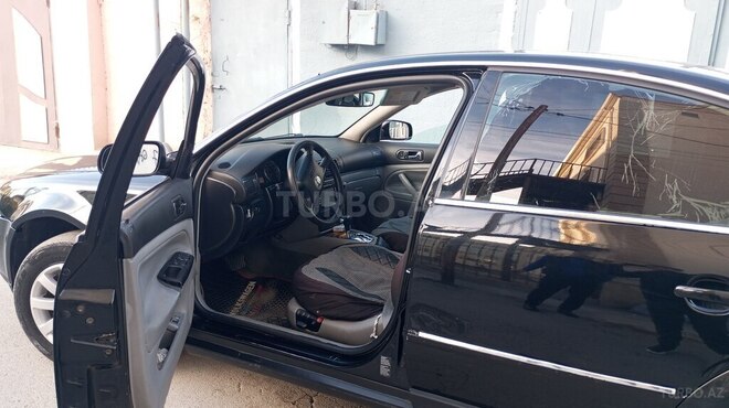 Volkswagen Passat 2001, 386,243 km - 1.8 l - Bakı