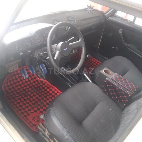 LADA (VAZ) 2106 1984, 45,785 km - 1.5 l - Salyan