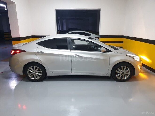 Hyundai Elantra 2015, 81,000 km - 1.6 l - Bakı