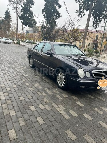 Mercedes E 220 2002, 100,000 km - 2.2 l - Bakı