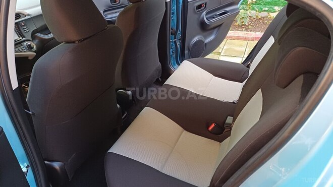 Toyota Prius C 2014, 69,000 km - 1.5 л - Gəncə