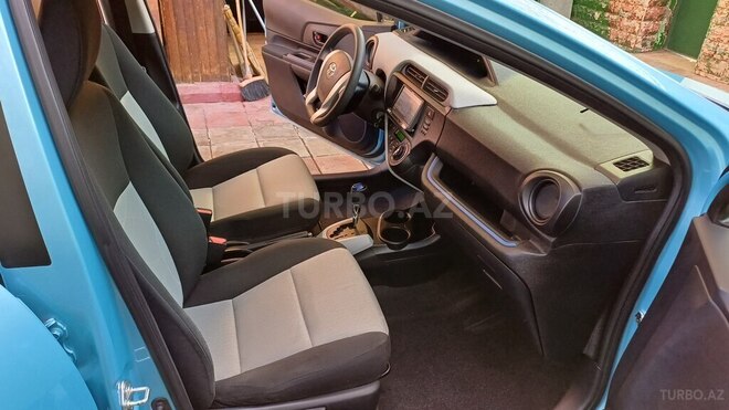 Toyota Prius C 2014, 69,000 km - 1.5 л - Gəncə
