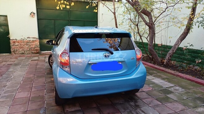Toyota Prius C 2014, 69,000 km - 1.5 л - Gəncə