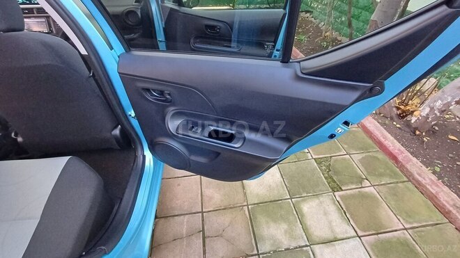 Toyota Prius C 2014, 69,000 km - 1.5 л - Gəncə