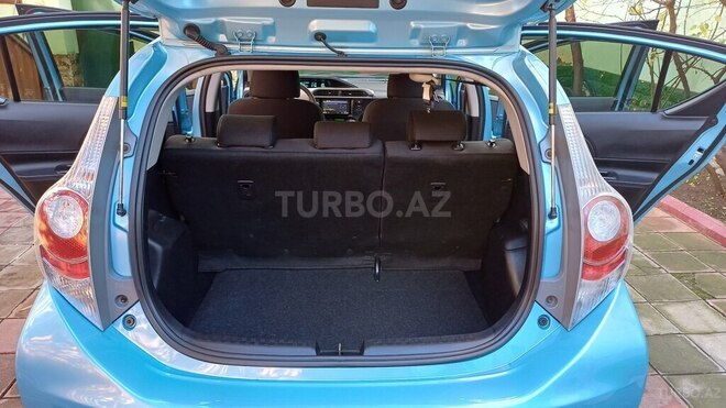 Toyota Prius C 2014, 69,000 km - 1.5 л - Gəncə