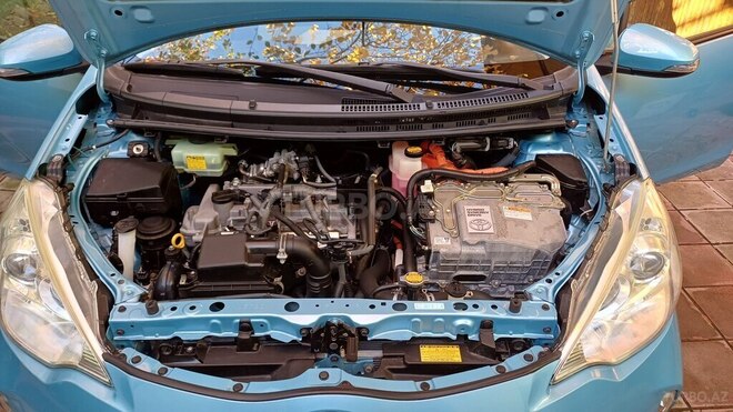 Toyota Prius C 2014, 69,000 km - 1.5 л - Gəncə