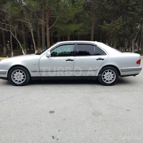 Mercedes E 240 1998, 389,741 km - 2.4 l - Qəbələ