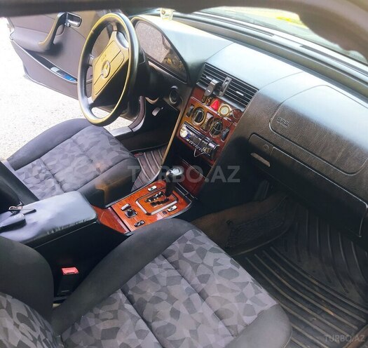 Mercedes C 220 1999, 353,000 km - 2.2 l - Qəbələ