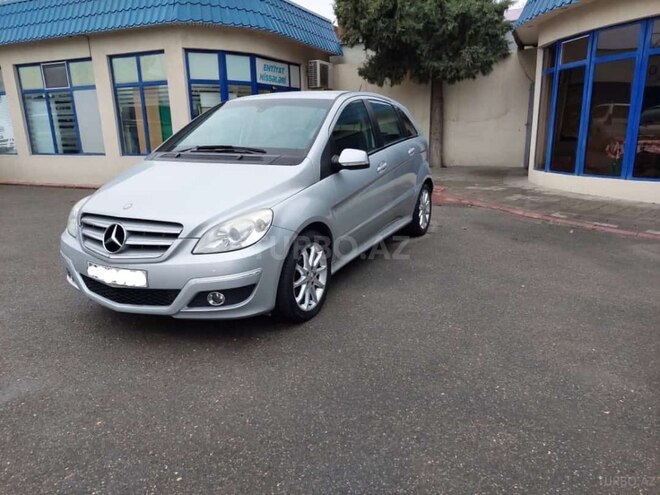 Mercedes B 180 2010, 145,000 km - 1.7 л - Sumqayıt
