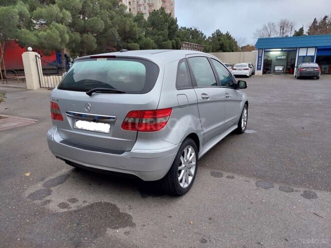 Mercedes B 180 2010, 145,000 km - 1.7 л - Sumqayıt