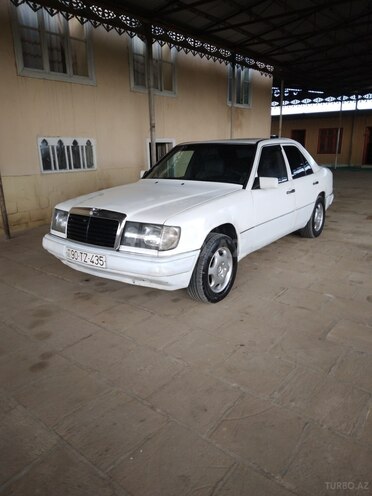 Mercedes E 230 1994, 352,100 km - 2.3 л - Salyan