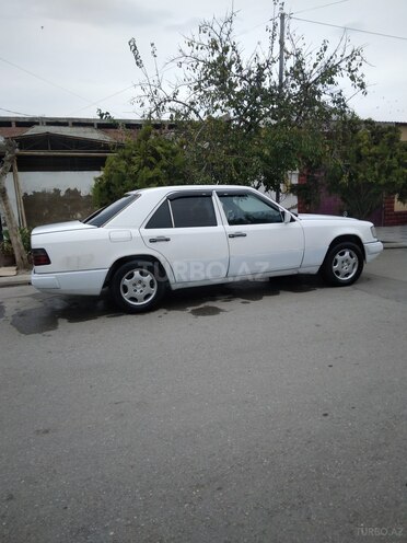 Mercedes E 230 1994, 352,100 km - 2.3 л - Salyan
