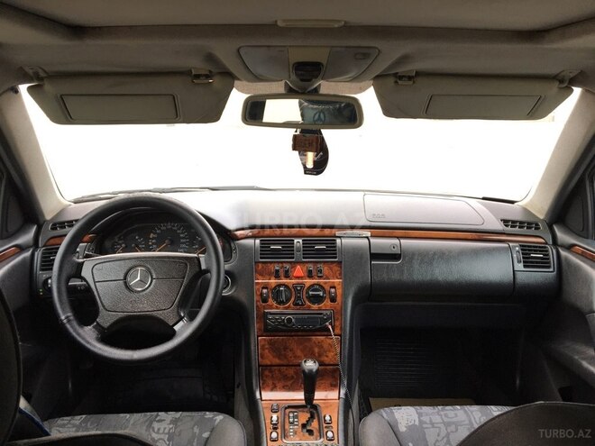 Mercedes E 220 1998, 405,000 km - 2.2 l - Gəncə