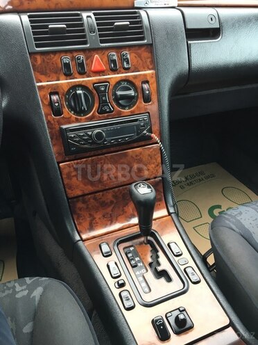 Mercedes E 220 1998, 405,000 km - 2.2 l - Gəncə
