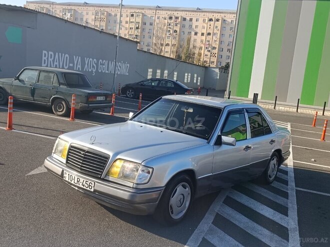 Mercedes E 220 1995, 10,000 km - 2.2 l - Bakı