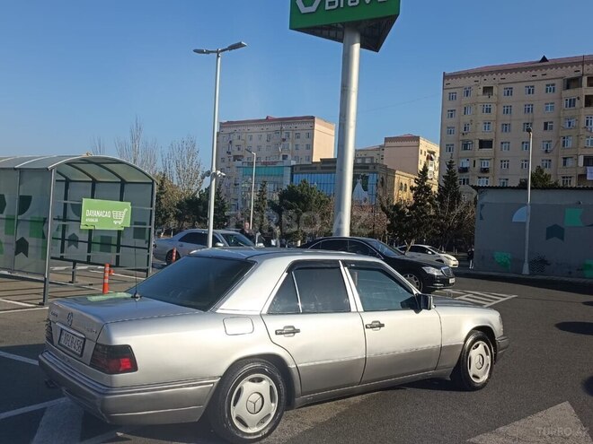 Mercedes E 220 1995, 10,000 km - 2.2 l - Bakı
