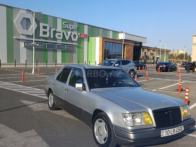 Mercedes E 220 1995, 10,000 km - 2.2 l - Bakı