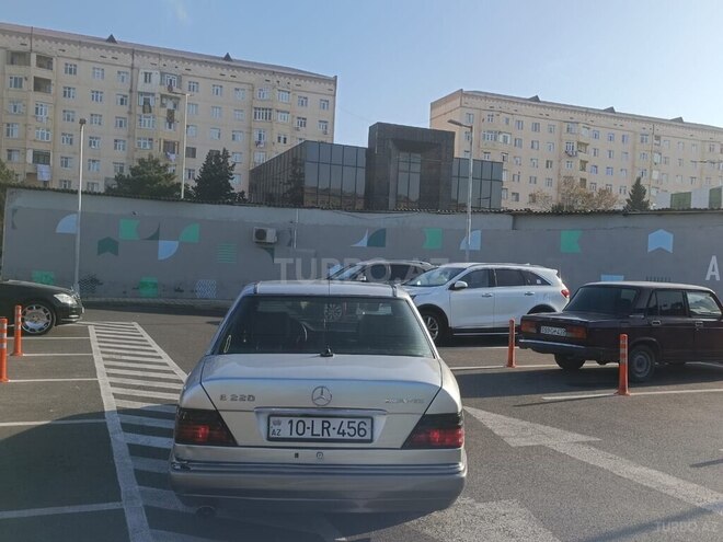 Mercedes E 220 1995, 10,000 km - 2.2 l - Bakı
