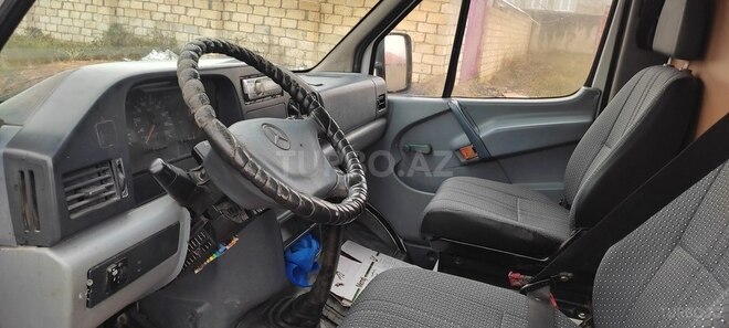 Mercedes Sprinter 208 1996, 565,000 km - 2.3 l - Quba