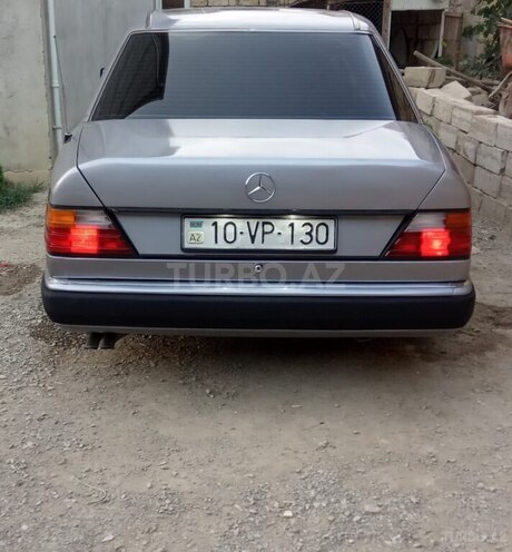 Mercedes E 220 1990, 300,000 km - 2.2 л - Bakı