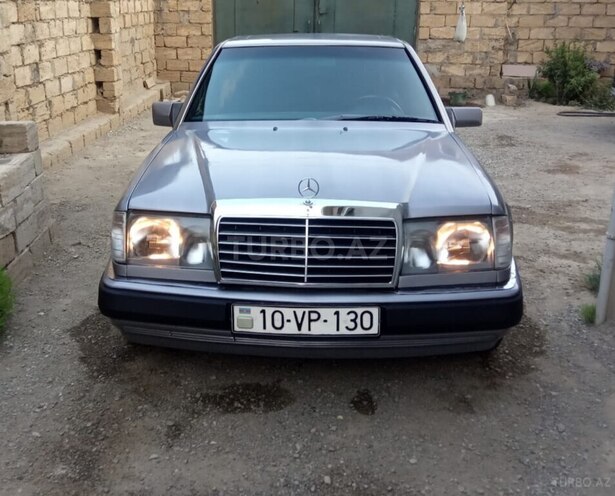Mercedes E 220 1990, 300,000 km - 2.2 л - Bakı