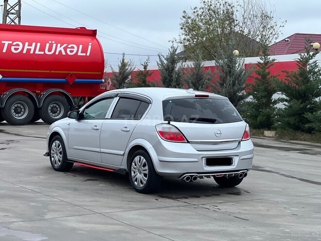 Opel Astra 2004, 250,400 km - 1.4 l - Saatlı