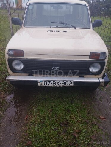 LADA (VAZ) Niva 1980, 200,000 km - 1.6 l - Astara