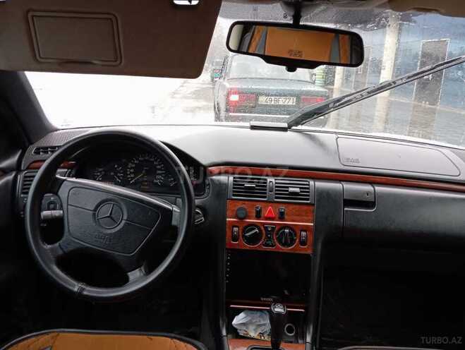 Mercedes E 230 1996, 344,962 km - 2.3 l - Saatlı