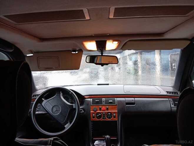 Mercedes E 230 1996, 344,962 km - 2.3 l - Saatlı