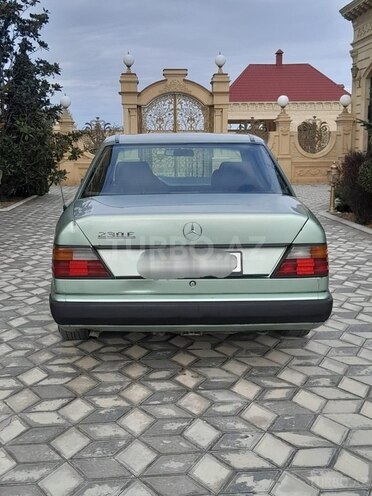 Mercedes E 230 1986, 382,564 km - 2.3 l - Şəmkir