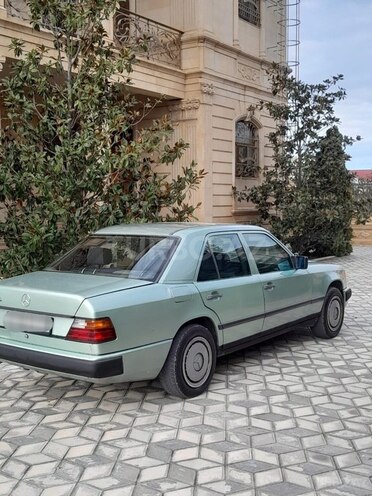 Mercedes E 230 1986, 382,564 km - 2.3 l - Şəmkir