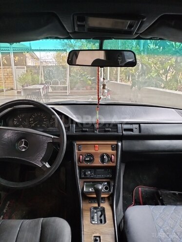 Mercedes E 230 1987, 450,000 km - 2.3 л - Hacıqabul