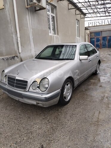 Mercedes E 290 1997, 300,000 km - 1.9 л - Bakı