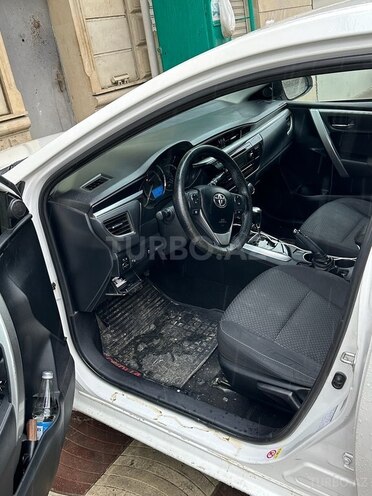 Toyota Corolla 2014, 225,000 km - 1.6 л - Bakı
