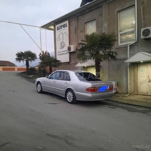 Mercedes E 220 2001, 300,000 km - 2.2 л - Bakı