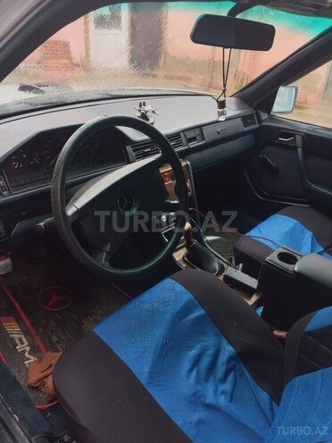 Mercedes E 260 1987, 215,000 km - 2.6 л - Bakı