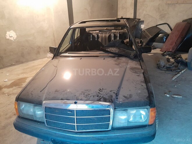 Mercedes 190 1993, 300,000 km - 2.0 l - Beyləqan