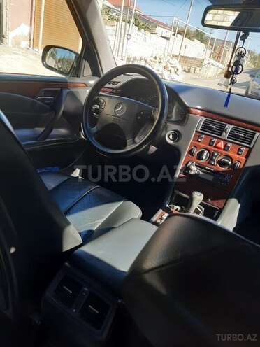Mercedes E 220 2002, 341,000 km - 2.2 л - Bakı