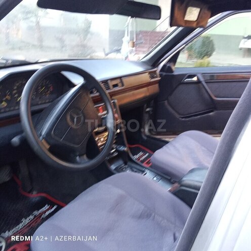 Mercedes E 220 1994, 100,000 km - 2.2 l - Zaqatala