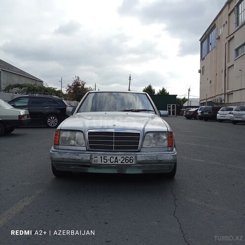Mercedes E 220 1994, 100,000 km - 2.2 l - Zaqatala
