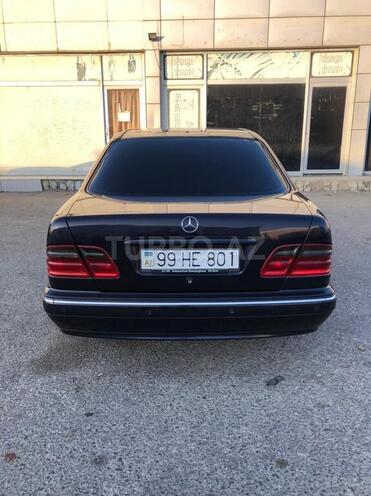 Mercedes E 220 2001, 287,787 km - 2.2 l - Bakı