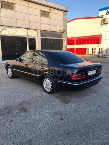 Mercedes E 220 2001, 287,787 km - 2.2 l - Bakı