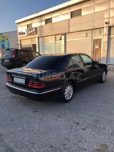 Mercedes E 220 2001, 287,787 km - 2.2 l - Bakı