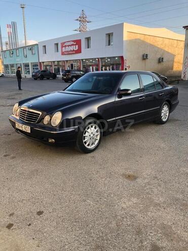 Mercedes E 220 2001, 287,787 km - 2.2 l - Bakı