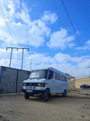 Mercedes 208 D 1993, 330,000 km - 2.3 л - Sabirabad