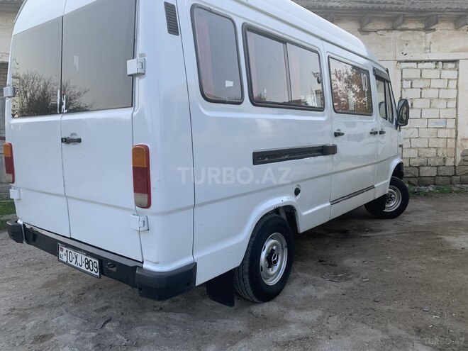 Mercedes 208 D 1993, 330,000 km - 2.3 л - Sabirabad