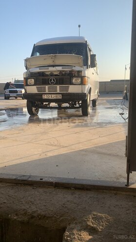 Mercedes 208 D 1993, 330,000 km - 2.3 л - Sabirabad