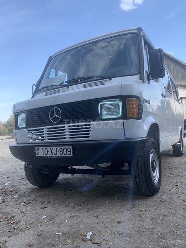 Mercedes 208 D 1993, 330,000 km - 2.3 л - Sabirabad